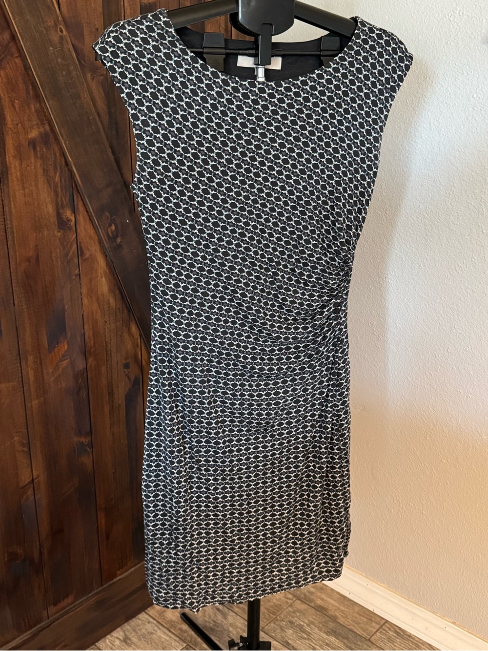 LOFT Black and White Geometric Cap-Sleeve Sheath Dress